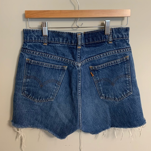 Vintage Levi’s Denim Medium/Dark Wash “Mom Short” Style - Picture 2 of 4